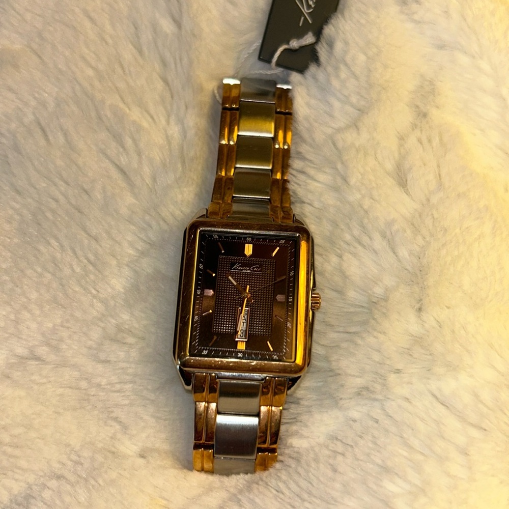 Kenneth Cole men’s watch with tags